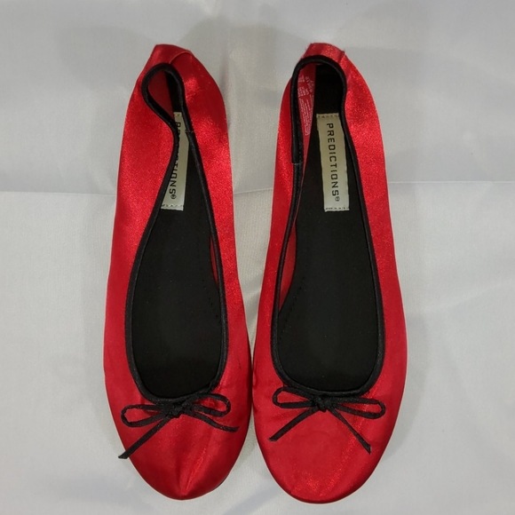 🍒 Red ballet flats with 🖤 black trim/bow details - Picture 2 of 7